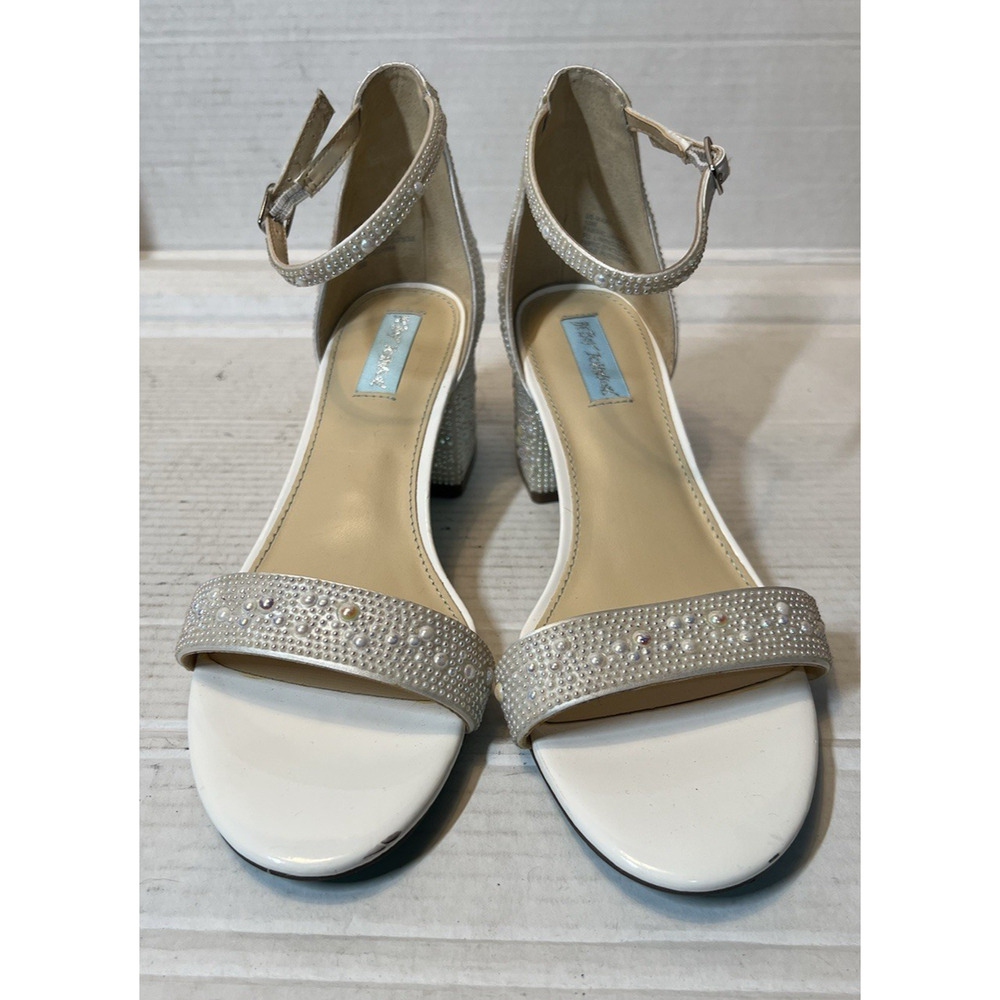 Betsey Johnson Women's SB-MARI Heeled Sandal 10M White - Picture 8 of 11